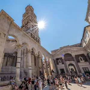 Anamari , Split Croacia